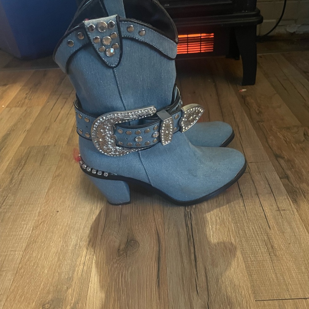 cowgirl boots